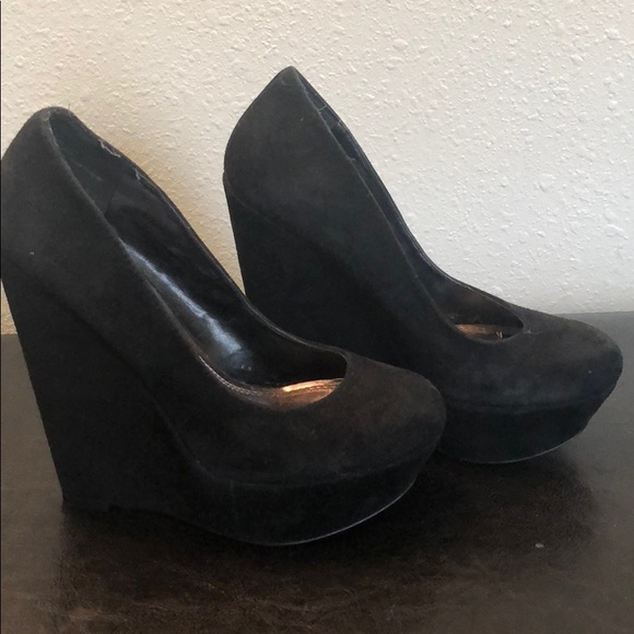 Pumps - Picture 2 of 3